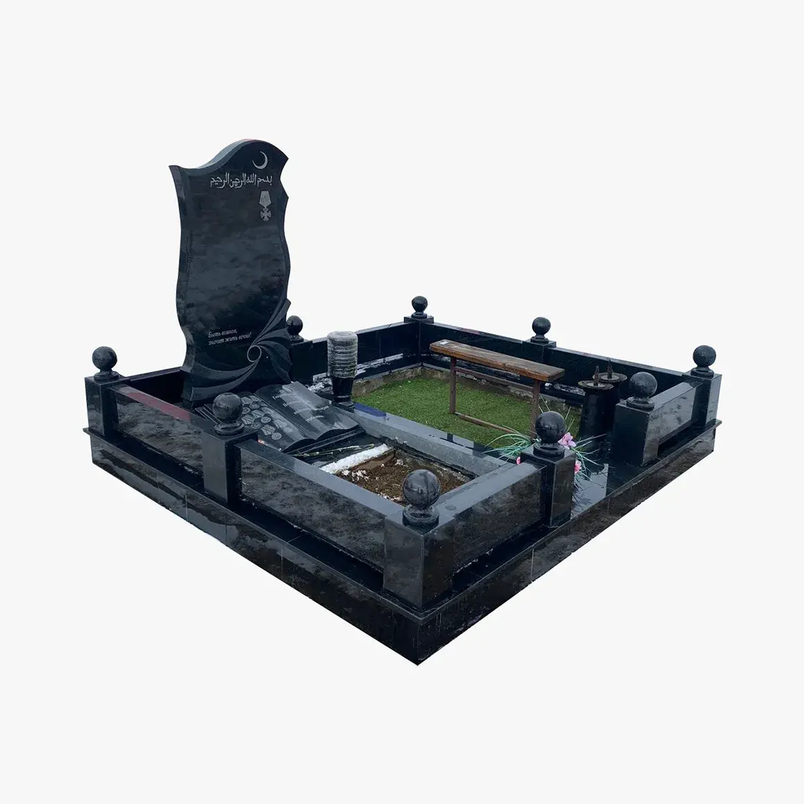 мусульманский памятник из гранита участнику СВО в форме книги