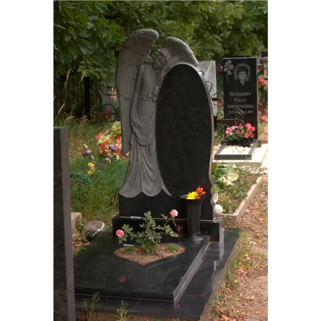 Памятник на могилу из гранита ГД-64