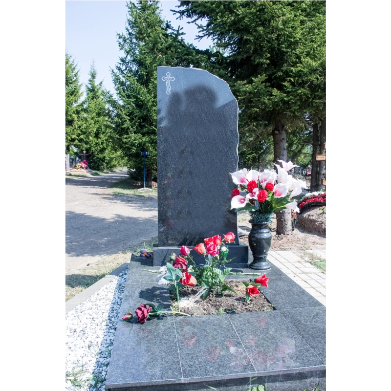 Ваза на могилу 10