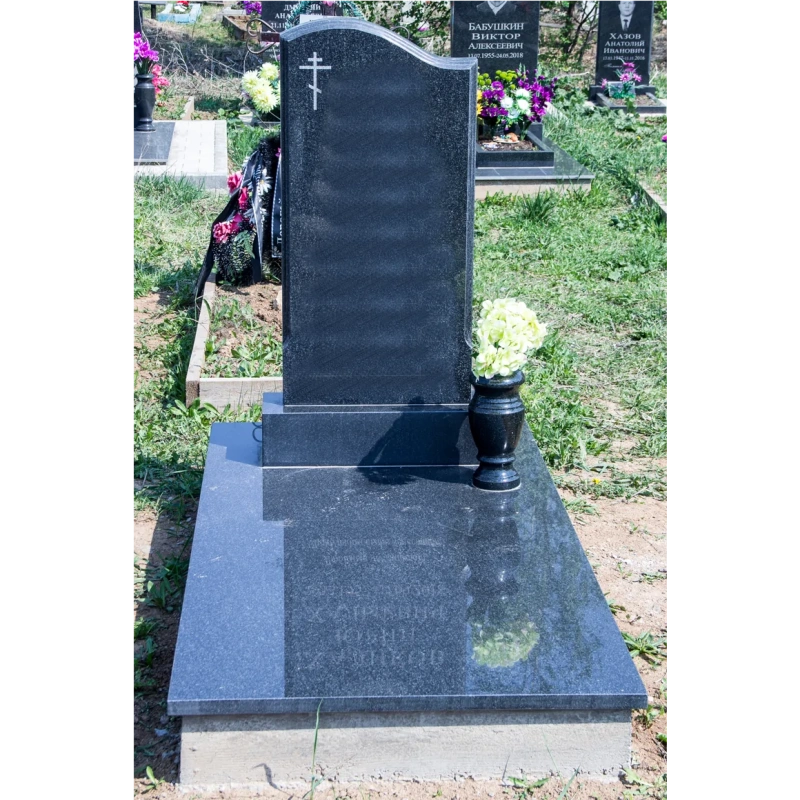 Памятник на могилу ГР-52